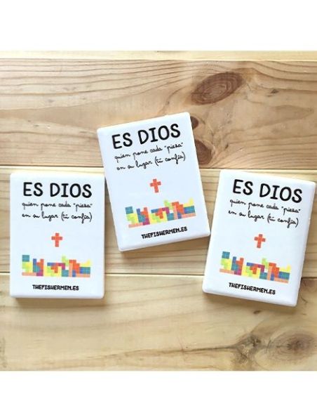 Imán de cerámica - Es Dios quien pone cada "pieza" en su lugar Imán de cerámica - Es Dios quien pone cada "pieza" en su lugar